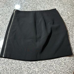 BLACK SKIRT